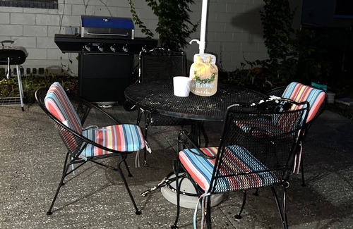 Cedar Hills Apartamento | Cozy studio, in our backyard oasis, pet friendly