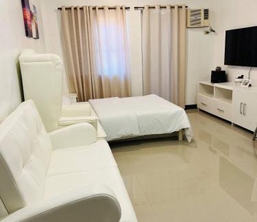 Moonwalk Apartamento | Cozy Studio in Paraaque - Perfect for Transients and Long-Stayers Alike