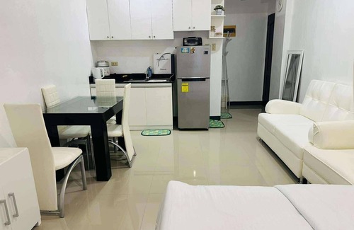 Moonwalk Apartamento | Acogedor estudio en Parañaque, perfecto tanto para viajeros temporales como para
