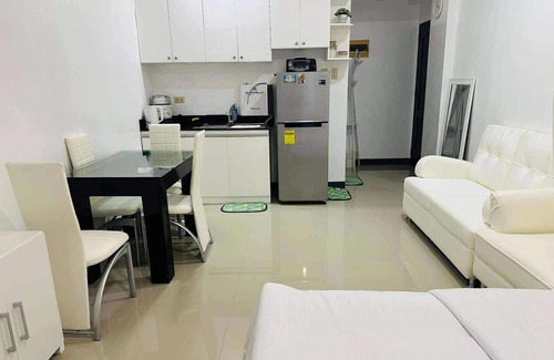 Moonwalk Apartamento | Cozy Studio in Parañaque - Perfect for Transients and Long-stayers Alike