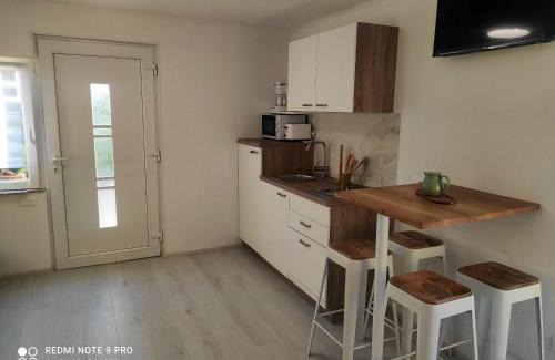 Ripenda Verbanci Apartamento | Cozy studio in Ripenda Verbanci 24 m² with private garden