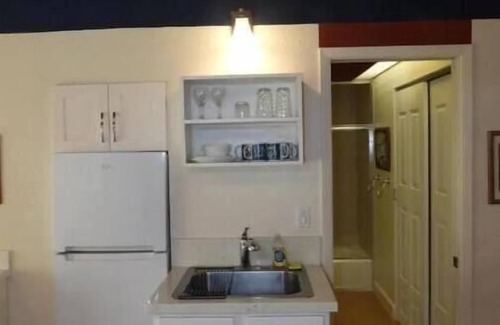 Queen Emmas Bluffs Apartamento | Cozy studio in welcoming Princeville with WiFi