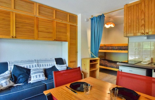 Bernex Apartamento | Estudio acogedor cerca de pistas y senderos