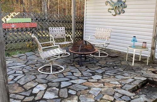 Woodruff Cabaña | Cozy studio poolhouse