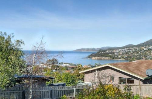 Blackmans Bay Casa | Cozy Studio Retreat - Blackmans