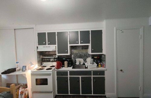Hochelaga Apartamento | Cozy studio retreat on the earth of Sherbrooke east close to the metro!