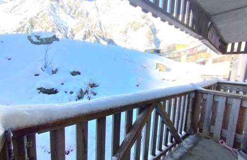 Piau Engaly Apartamento | Cozy Studio Sleeps 4 with Balcony, Ski Locker, and Elevator in Piau-Engaly