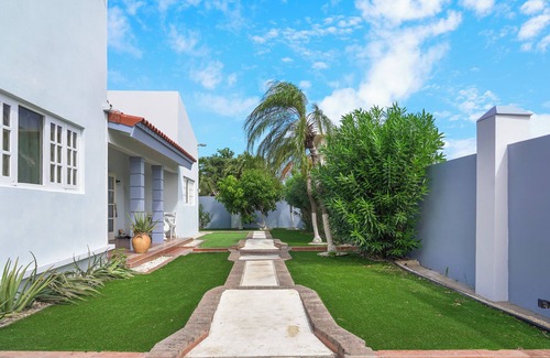 Washington Apartamento | Cozy Studio! Stay Homey with Garden and Pool.