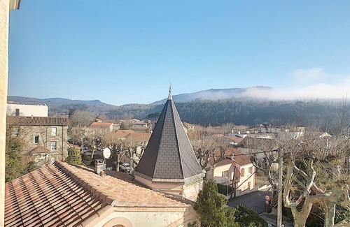 Lamalou-les-Bains Apartamento | Apartamento con Balcón y WiFi, a 50m de Balnearios y 100m del Centro, Lamalou-les-Bains