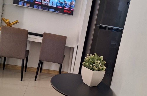 Kapitolyo Condominio | Cozy Studio w/ FREE access to Fitness Centre Swimming Pool & stunning City View!