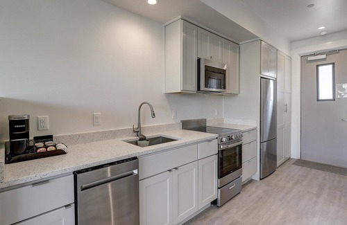 Corpus Christi Apartamento | Cozy Studio w/Private Patio, Private Walkable Beach Access & On-site Pool!