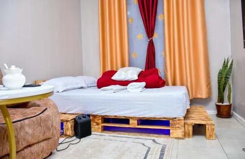 Kiambu Casa | Cozy Studio With A Rooftop Pool in Nairobi-JoJo Homes