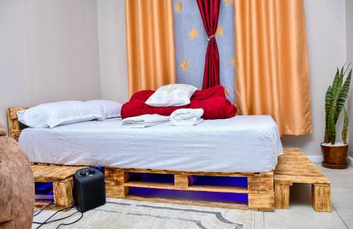 Kiambu Casa | Cozy Studio With A Rooftop Pool in Nairobi-JoJo Homes