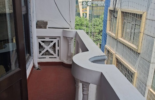 South West Apartamento | Cozy studio with AC and WiFi in charming Delhi