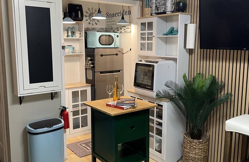 Buena Park Apartamento | COZY STUDIO WITH PRIVATE PATIO AND HEATED POOL