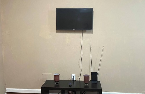 Cypress Apartamento | Cozy studio with WiFi and AC in peaceful Cypress