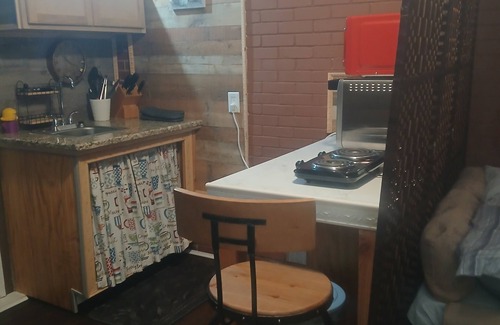 Southeast Raleigh Apartamento | Cozy studio with WiFi and AC in charming Garner pet friendly