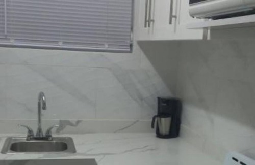 Road Town Apartamento | Cozy Studio4 in serene Tortola with AC, WiFi. Enjoyable getaway with Sunset View
