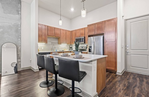 Central Business District Apartamento | Cozy & Stylish 1BR Private balcony, Pool & Gym