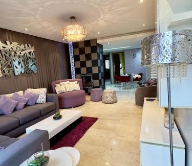Oulad Khallouf Apartamento | Cozy & stylish apartment at Parc Prestigia