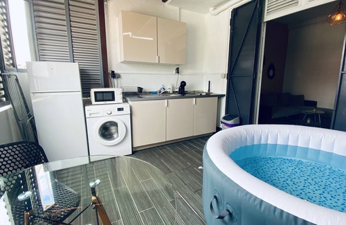 Pointe-a-Pitre Apartamento | Cozy suite ✨city center with hot tub✨