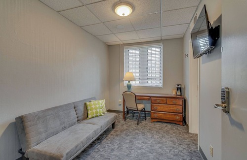 Music Row Apartamento | Cozy Suite in a Revamped Dorm Room!
