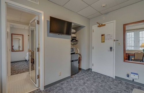 Music Row Apartamento | Cozy Suite in a Revamped Dorm Room!