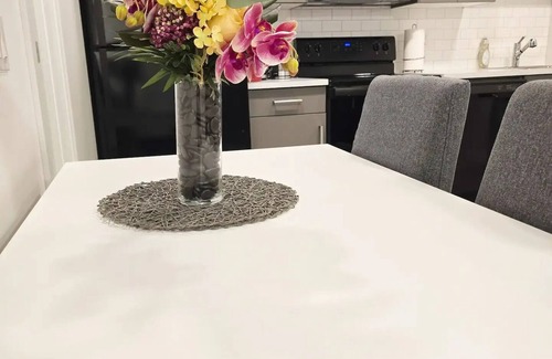 West Edmonton Casa | Cozy Suite near West Edmonton Mall