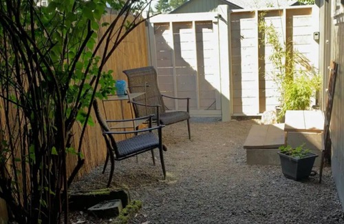 Eugene Apartamento | Cozy suite with a private courtyard