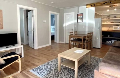 Revelstoke Apartamento | Cozy Suites! Great Location! - Kodiak Bear