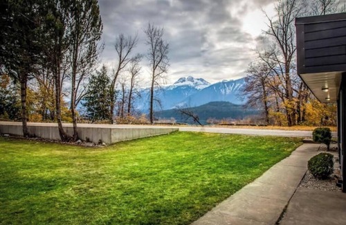 Revelstoke Apartamento | Cozy Suites! Great Location! - The Cub Suite