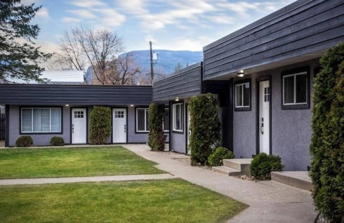 Revelstoke Apartamento | Cozy Suites! Great Location! Spirit Bear