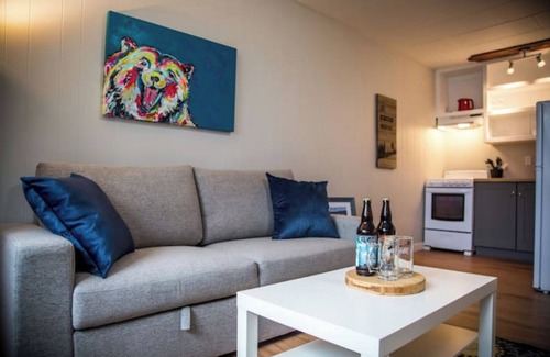 Revelstoke Apartamento | Cozy Suites! Great Location! Grizzly Suite