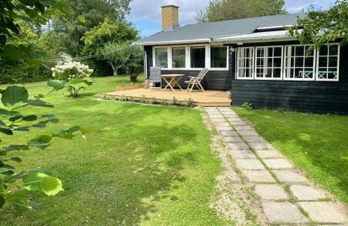 Maribo Casa | Cozy Summer Cottage On Picturesque Askø