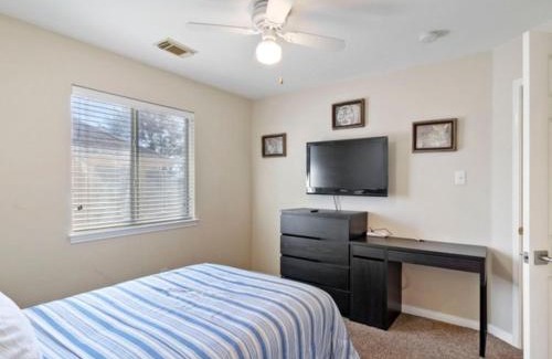 Scofield Farms Apartamento | Cozy Sunterro Serenity in North Austin Pet Friendly