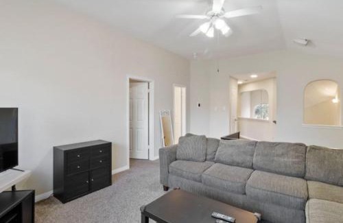 Scofield Farms Apartamento | Cozy Sunterro Serenity in North Austin Pet Friendly