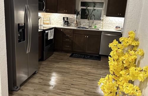 North Andrews Gardens Casa | “Cozy Sweet Summer Home close to the beaches, stadium, airport An entertainment”