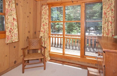 Sunnyside Cabaña | Cozy Tahoe Cottage~Pet Friendly~Honeymoon Cottage