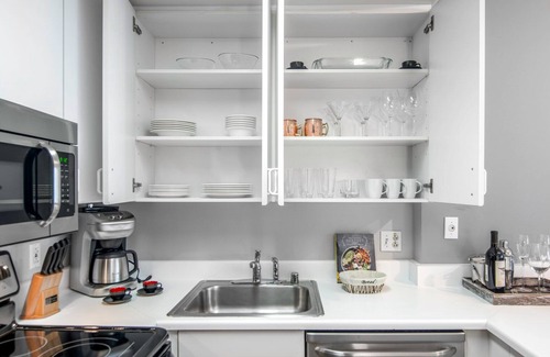 North Beach Apartamento | Cozy Telegraph Hill Studio, w/Spa, near Coit Tower by Blueground