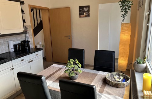 Industriehafen Casa | Cozy terraced house with terrace near the university