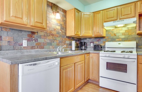 Warrens Cabaña | Cozy Three Bears Resort Cabin w/ Deck in Warrens!