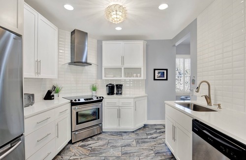 Thomas Square Apartamento | Cozy Three-Bed Apartment Steps to Thomas Square