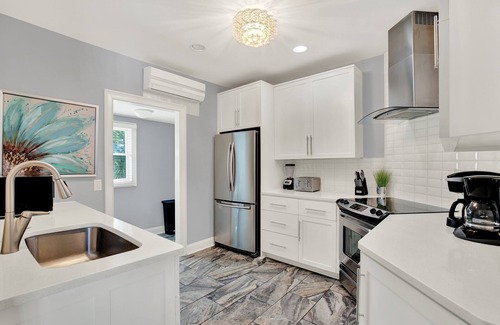 Thomas Square Apartamento | Cozy Three-Bed Apartment Steps to Thomas Square