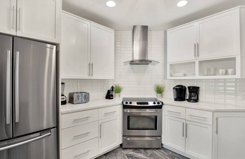 Thomas Square Apartamento | Cozy Three-Bed Apartment Steps to Thomas Square