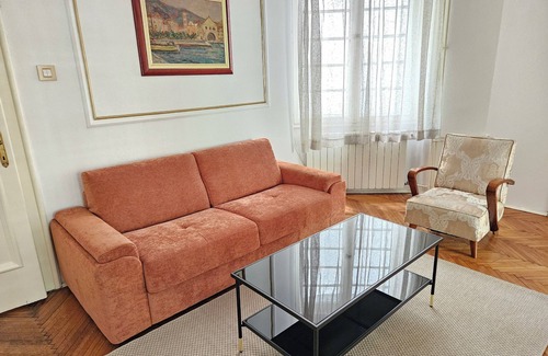 Vracar Apartamento | Cozy three bedroom apartment just few steps from St Sava temple,