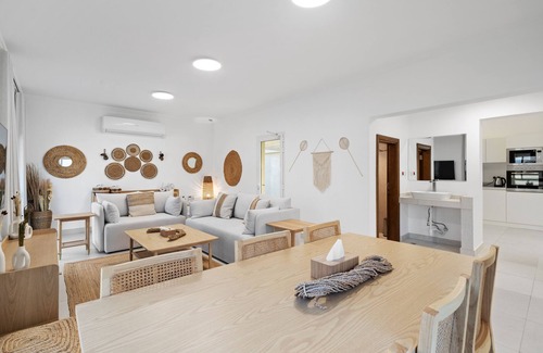 Al Mankhool Casa | Cozy Three Bedroom House