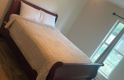 Old Jefferson Casa | Cozy three bedroom two bath minutes away from anything desire in Baton Rouge
