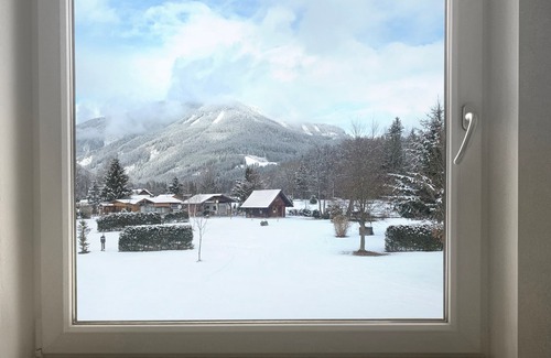Dollach Apartamento | Cozy Tiny Duplex Apartment, Lake 150m, 5 min to the Ski Lift, up to 4 pers