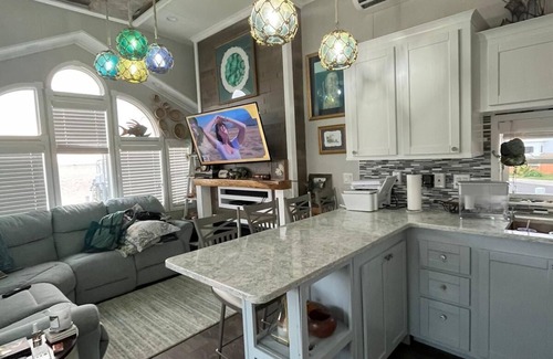 Sandbridge Casa | Cozy TINY HOME in Sandbridge by the bay and so close to the beach!