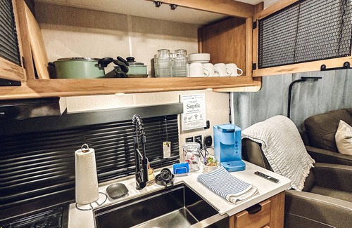 Springtown Casa | Cozy Tiny Home in Pleasant Springtown Texas with WiFi, AC, Full Kitchen